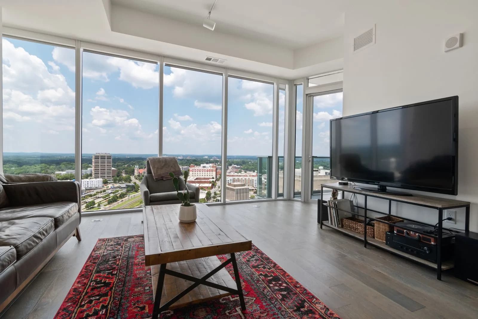 Studio Apartment, District 12